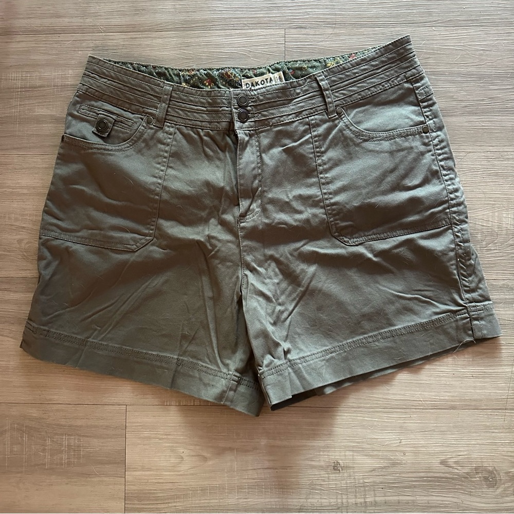 Women's Olive Shorts Size 16